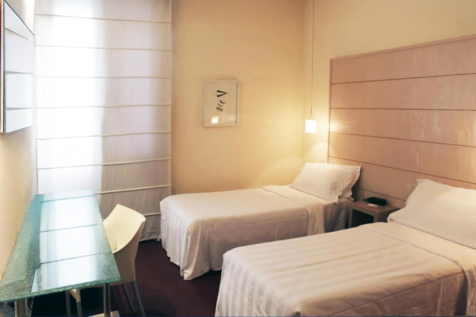B&B Hotel Calenzano First Esterno foto
